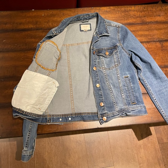 Jeans coat from Forever 21 - Picture 2 of 3